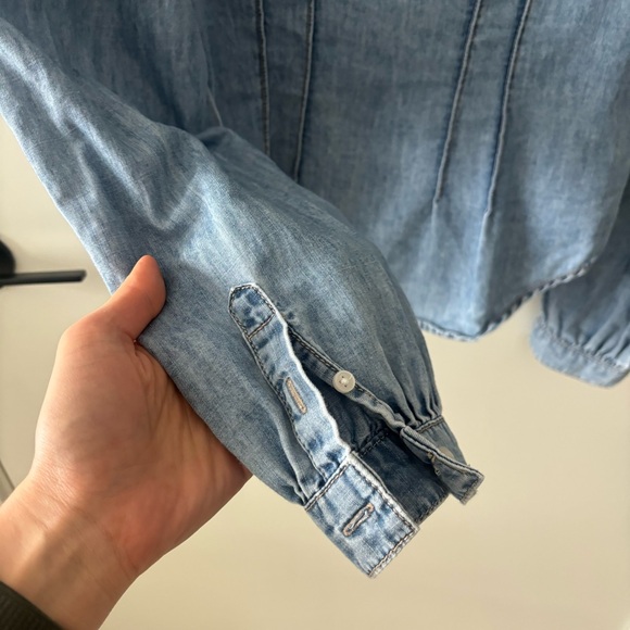 Veronica Beard Sedona Chambray Denim Blouse Sz 4 Quiet Luxury Coastal Feminine - Picture 10 of 12